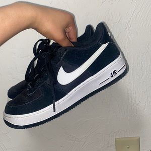 Nike air force.